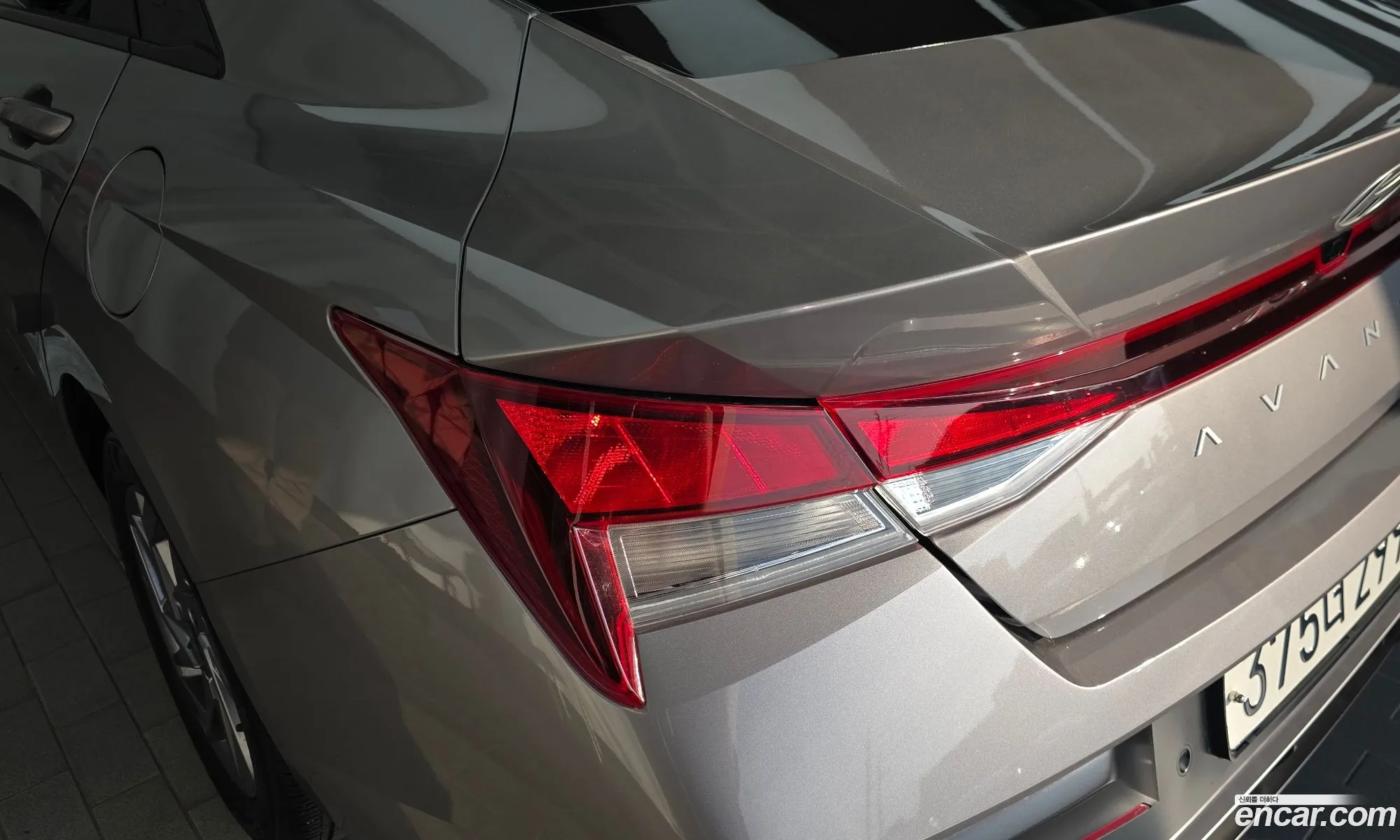 Hyundai Elantra Hybrid 2023 — 24