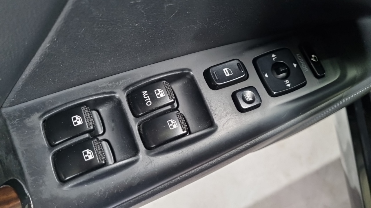 Hyundai The Luxury Grandeur 2011 — 14