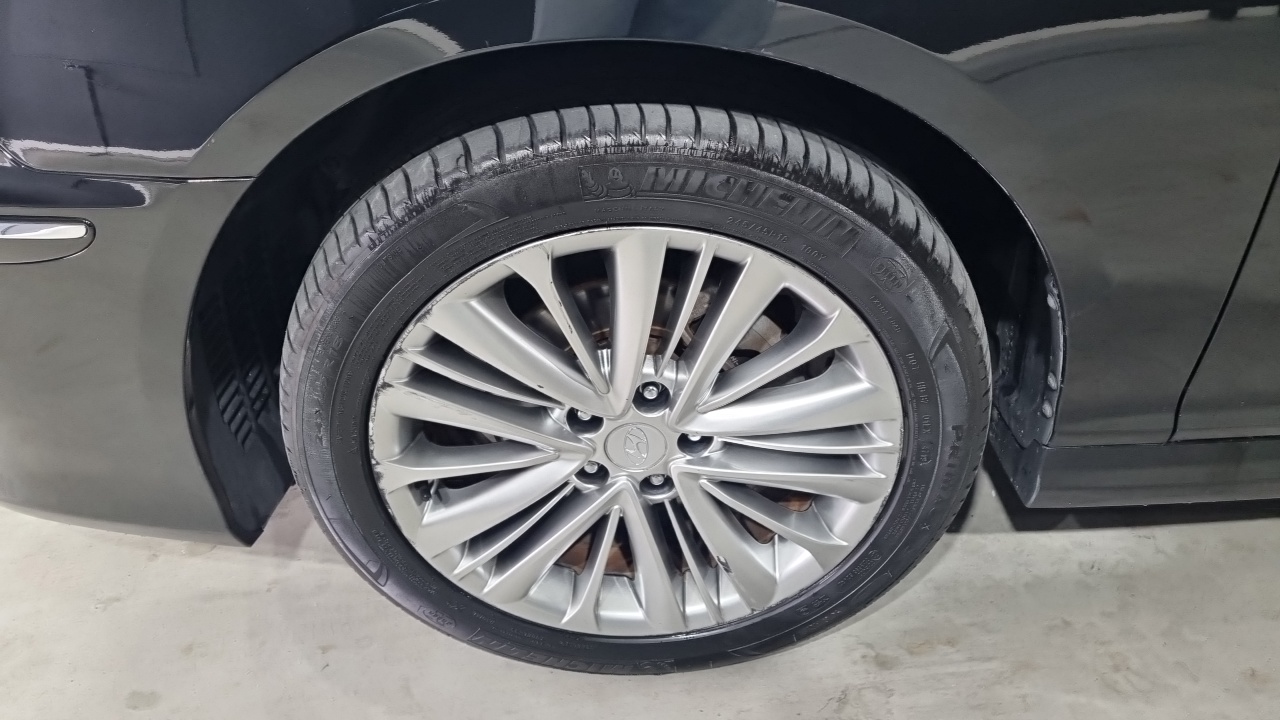Hyundai The Luxury Grandeur 2011 — 10