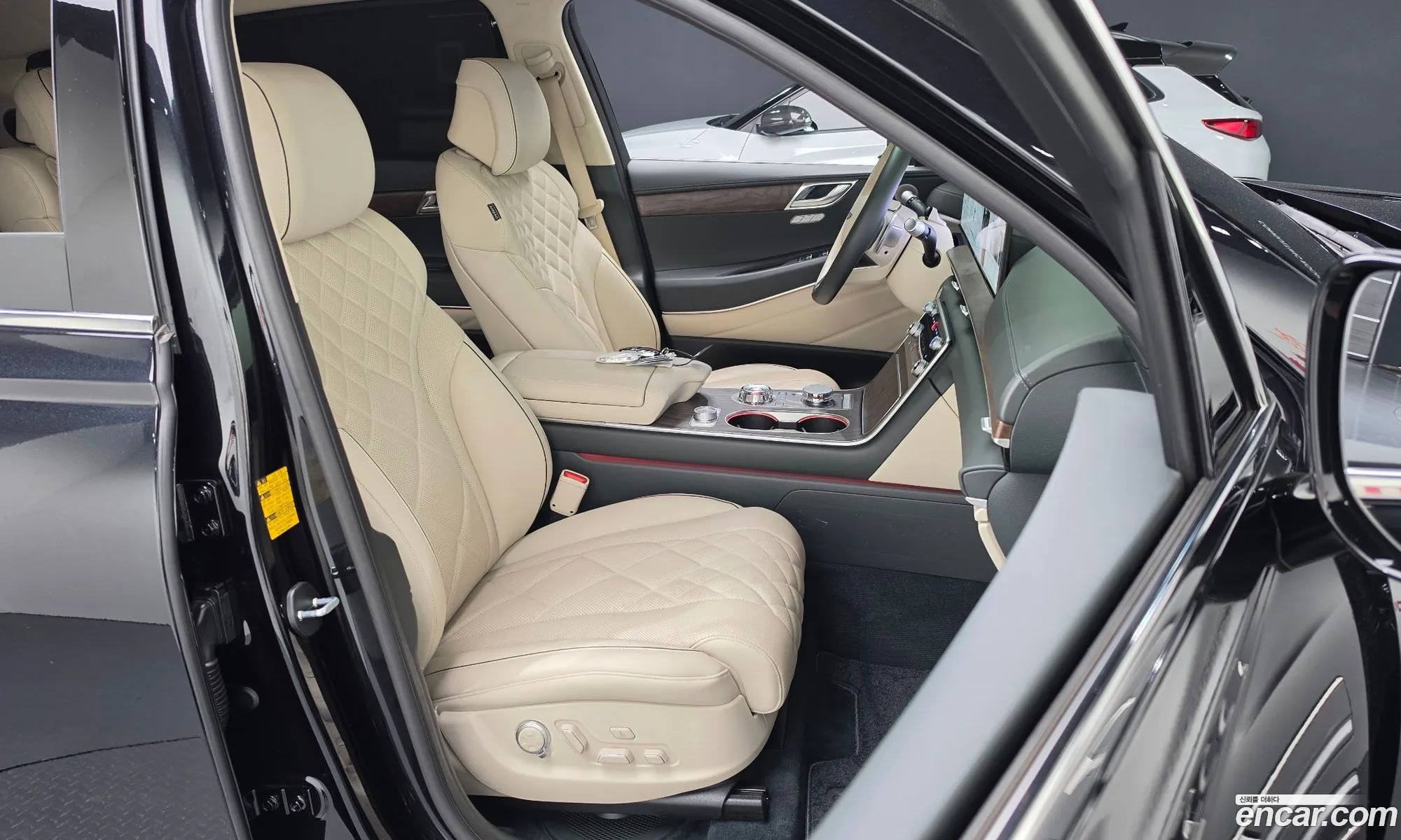 Genesis GV80 2024 KMTHA81BDRU210834 — 11