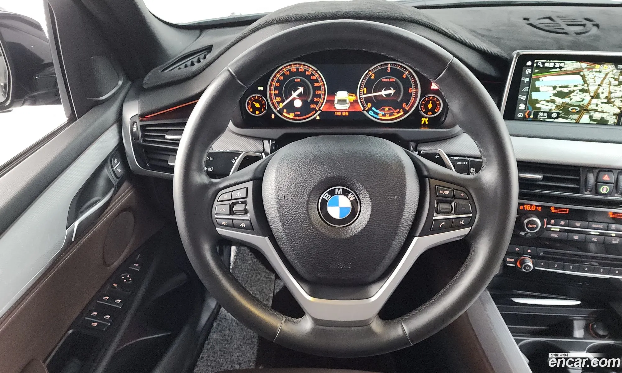 BMW X5 2018 WBAKS4106J0Y73727 — 18