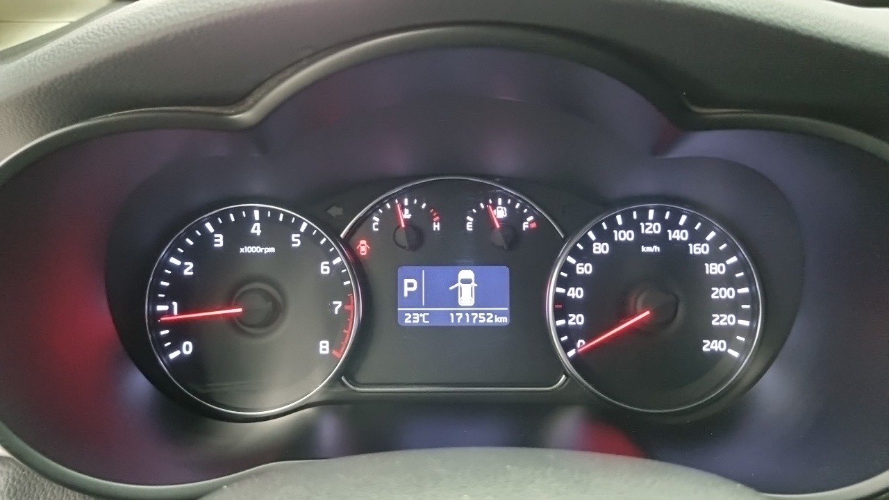 Kia Carens 2014 — 17