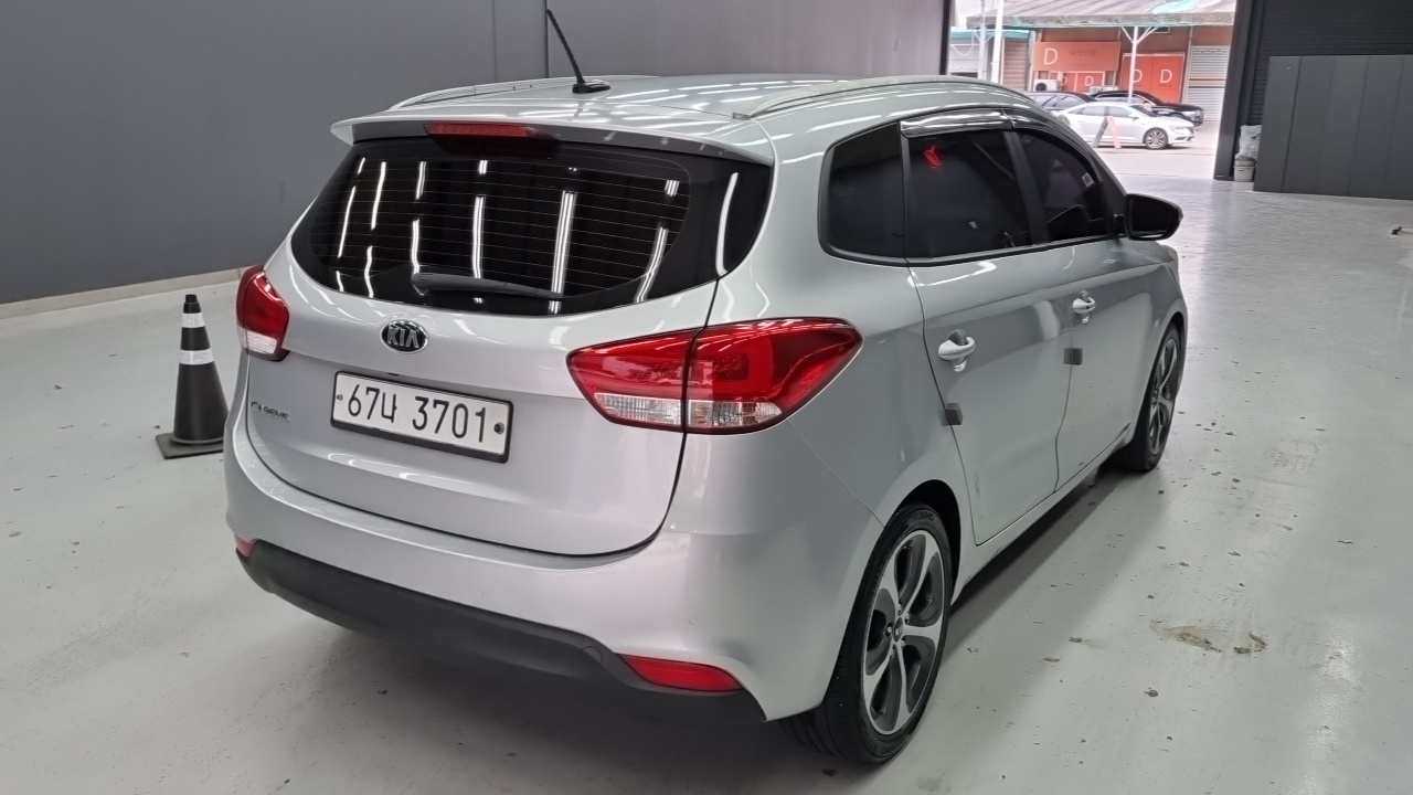 Kia Carens 2014 — 16