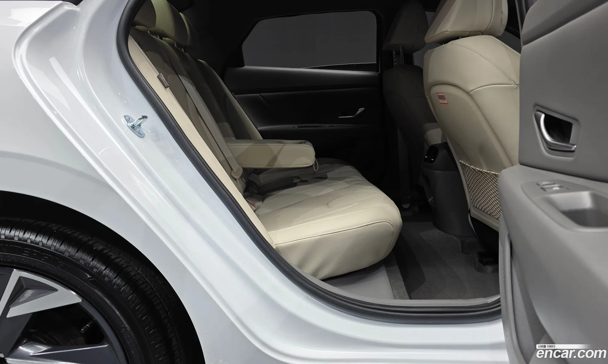 Hyundai Elantra 2025 — 18