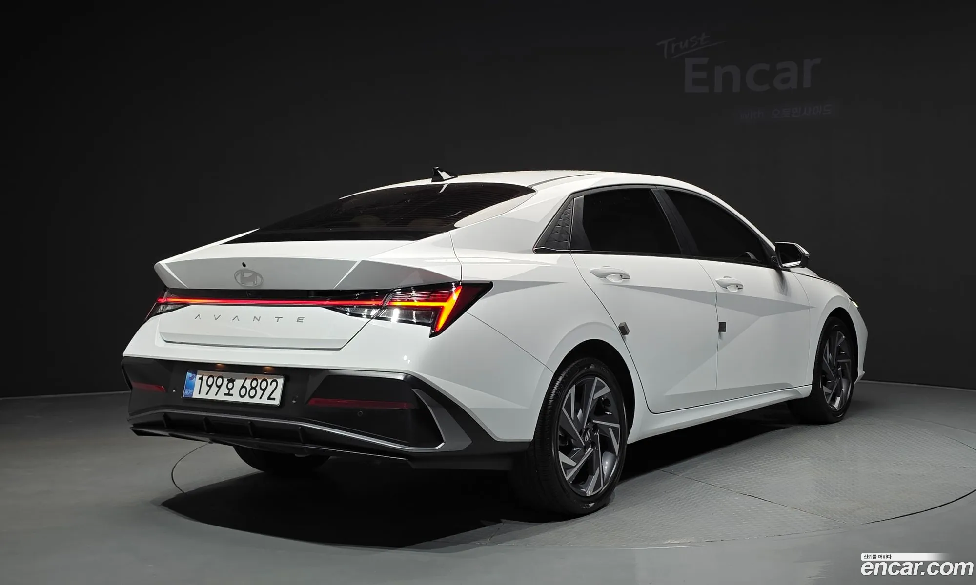 Hyundai Elantra 2025 — 19