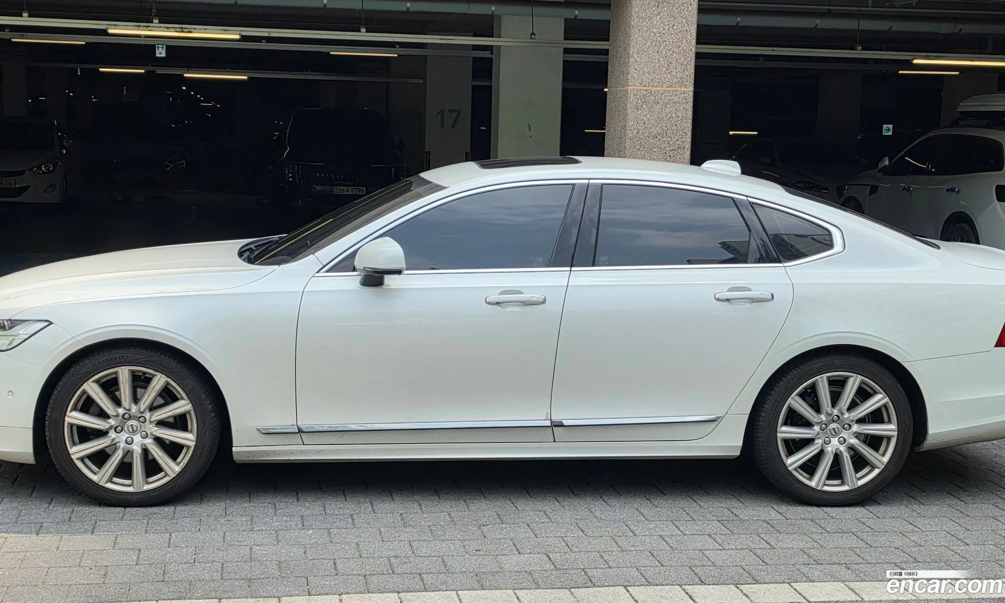 Volvo S90 2018 — 13