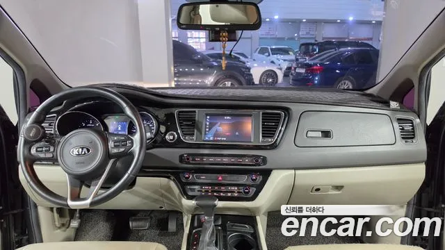 Kia Carnival 2017 — 4