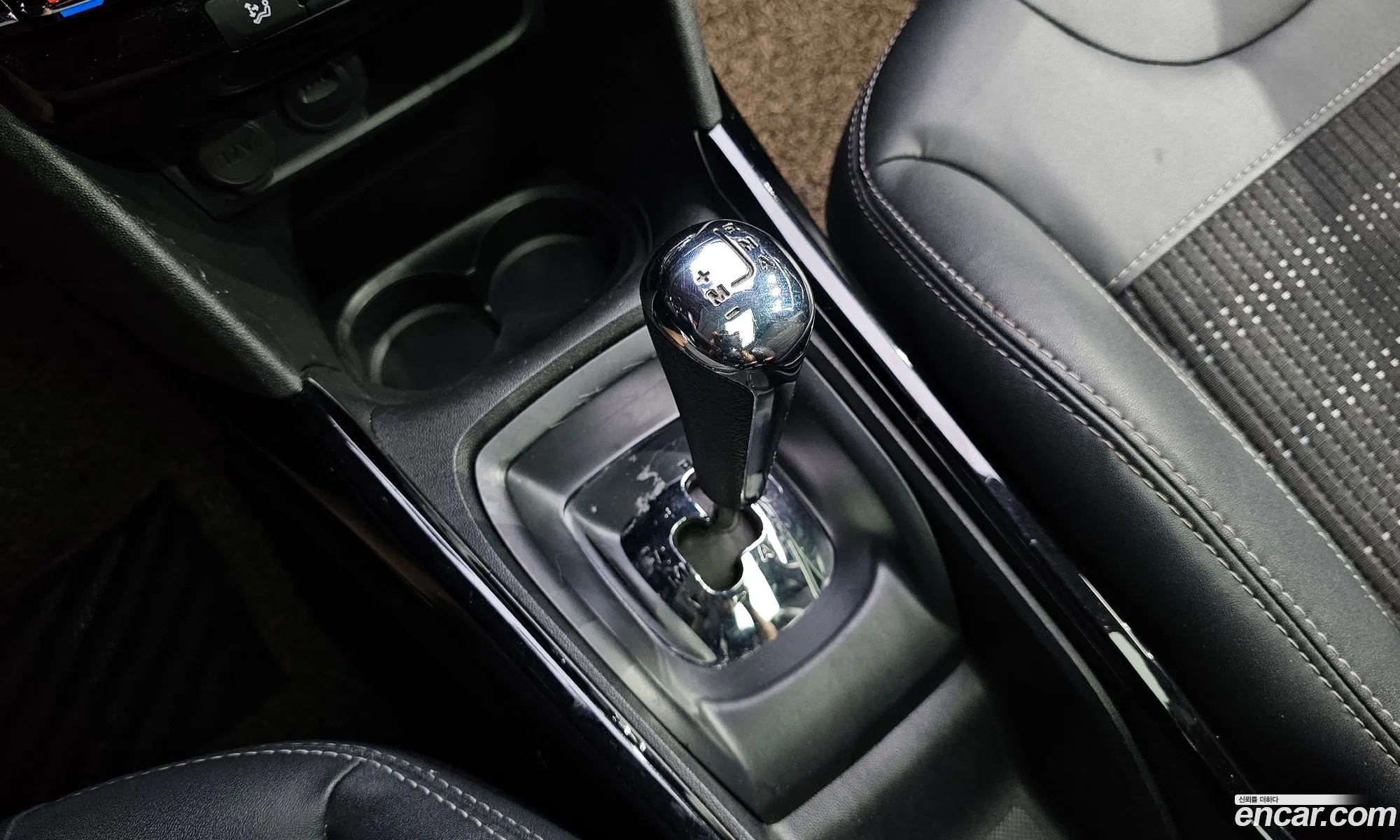 Peugeot 2008 2016 VF3CUBHYMGY049482 — 7