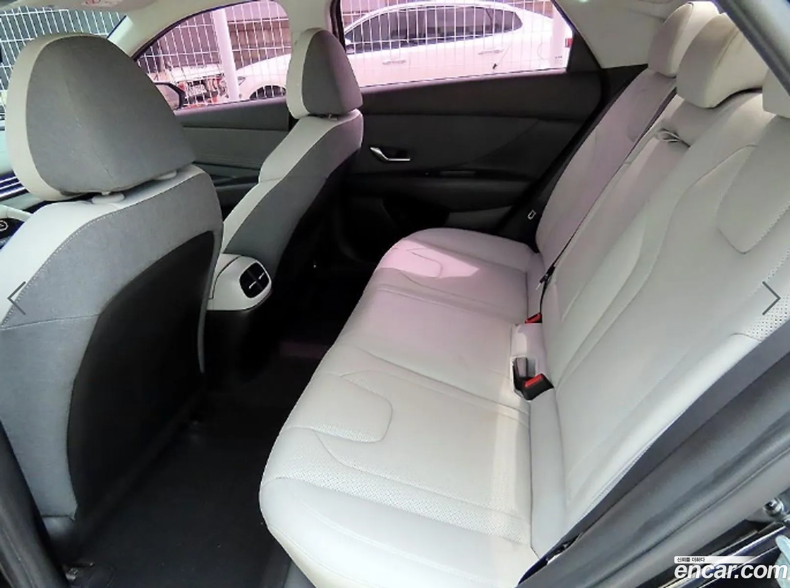 Hyundai Elantra 2020 — 10