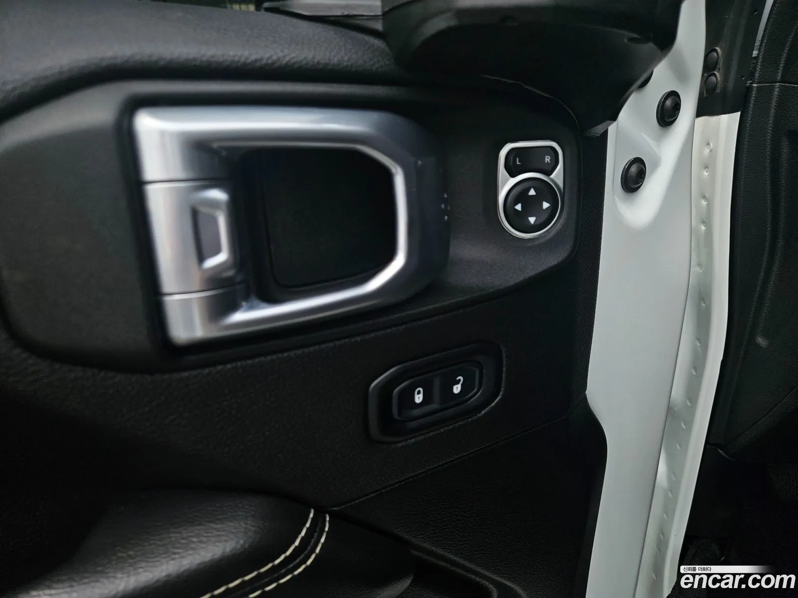 Jeep Wrangler 2022 — 4