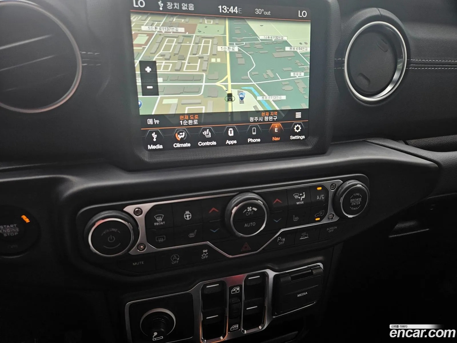 Jeep Wrangler 2022 — 12