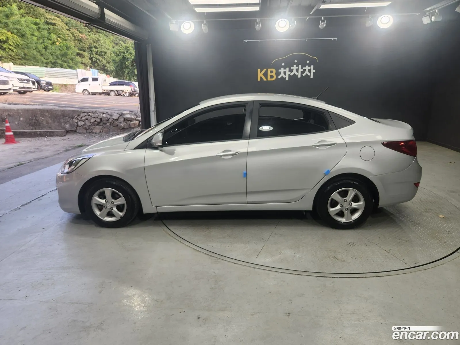 Hyundai Accent 2014 — 17