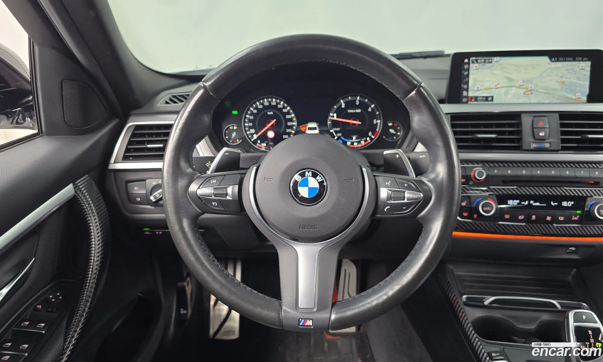 BMW 3 Series 2018 WBA8C5104J5L45572 — 30