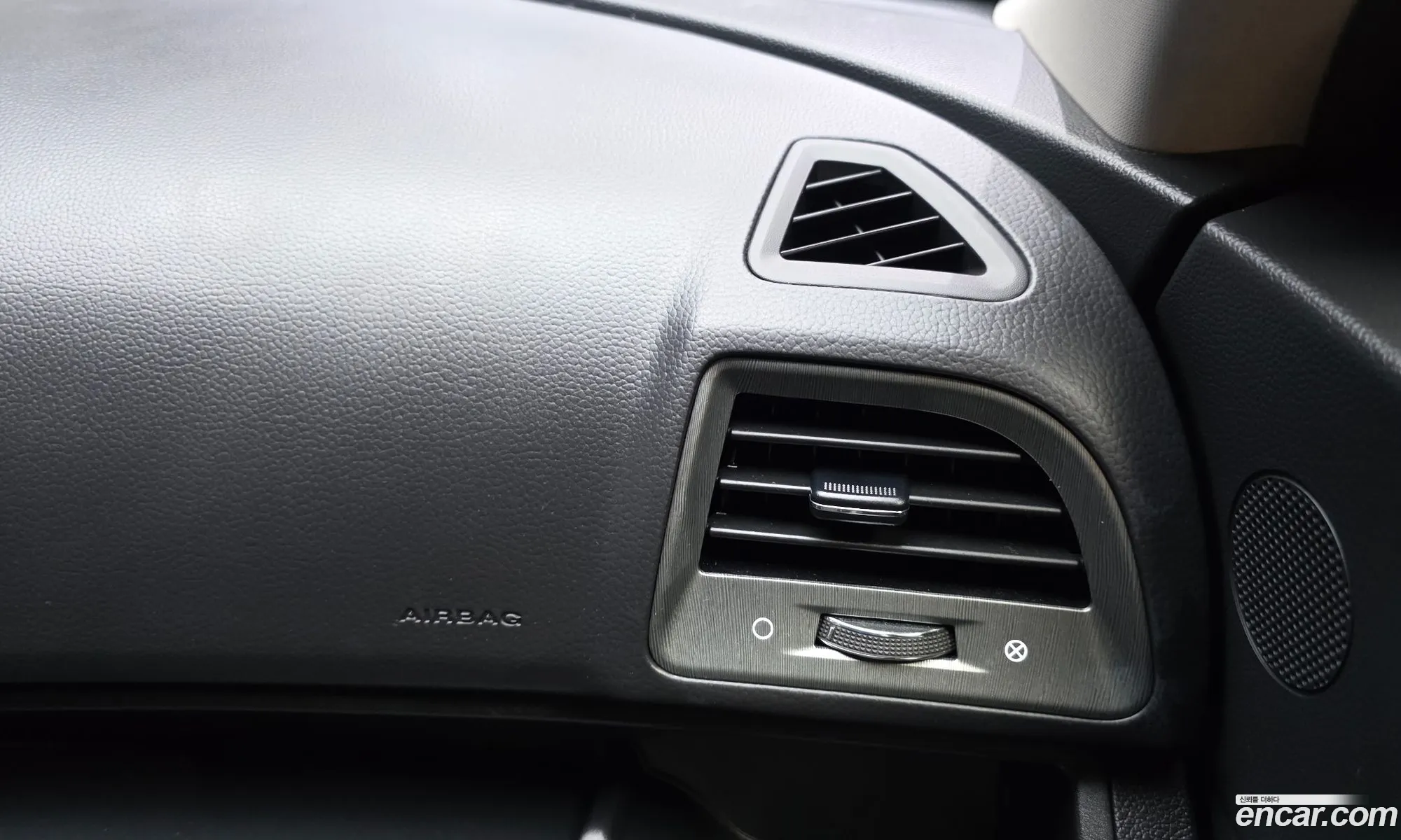 KG Mobility (SsangYong) Tivoli Armour 2019 — 10