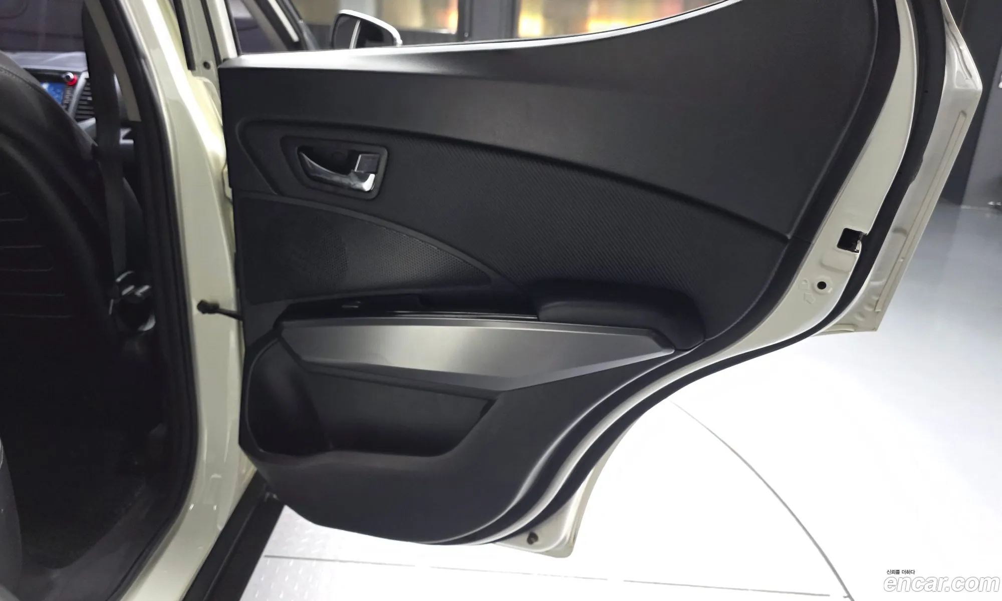 KG Mobility (SsangYong) Tivoli Armour 2019 — 4