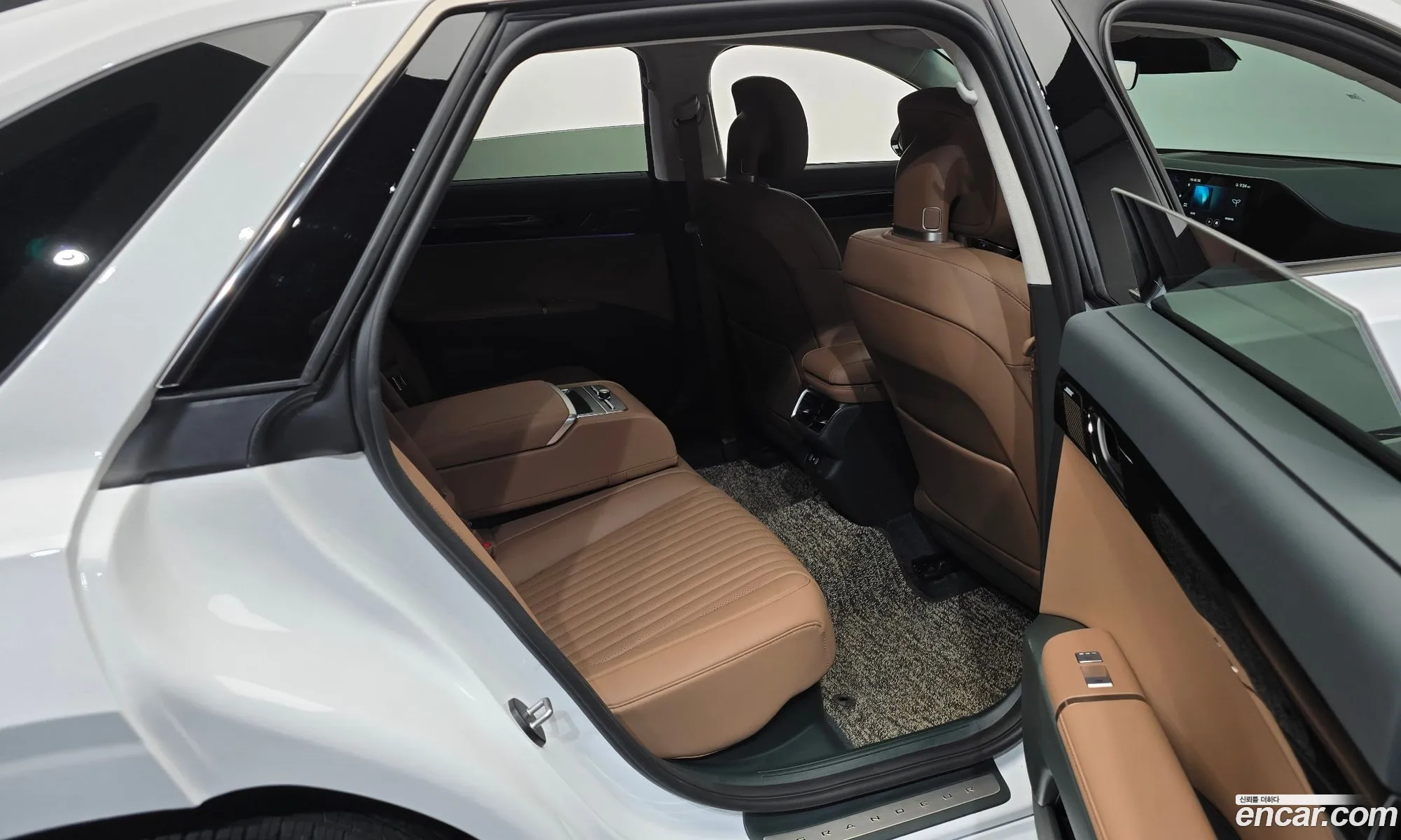 Hyundai Grandeur Hybrid 2026 — 14