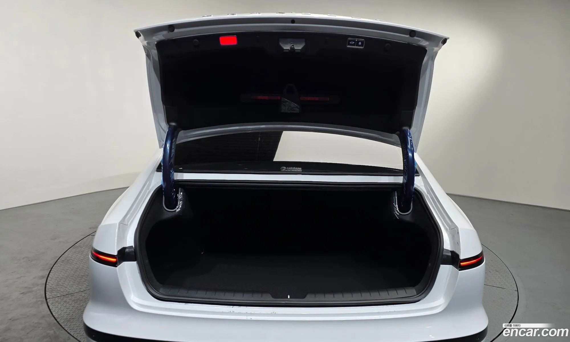 Hyundai Grandeur Hybrid 2026 — 17