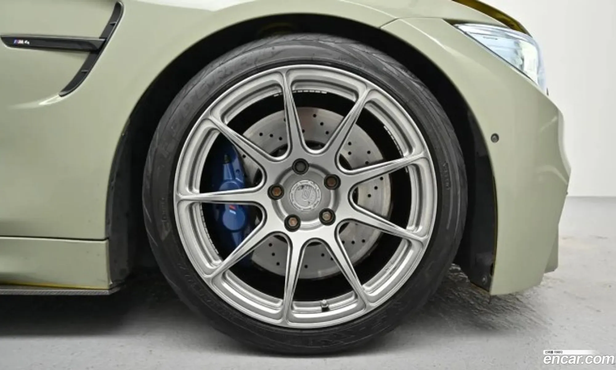 BMW M4 2015 — 8