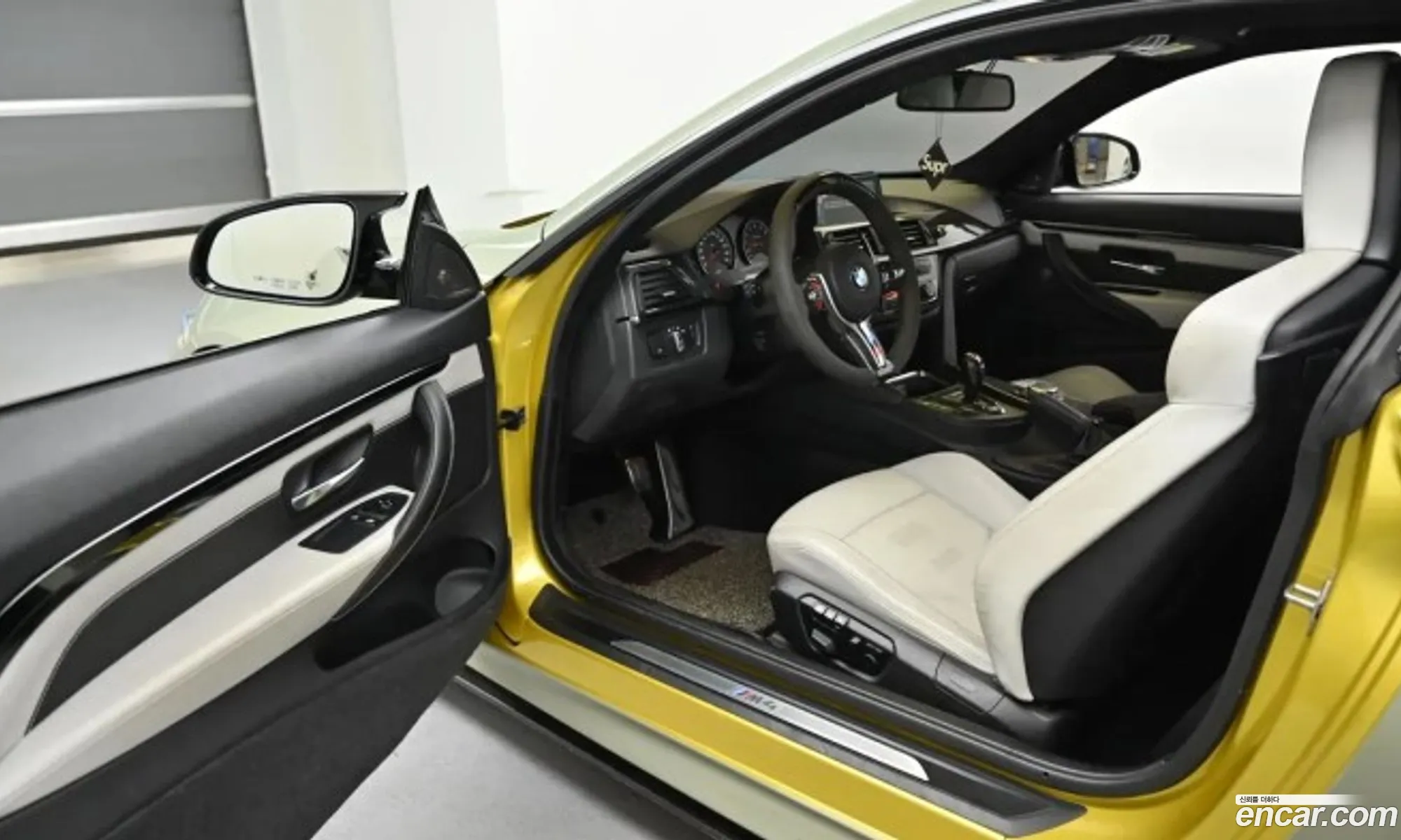 BMW M4 2015 — 11
