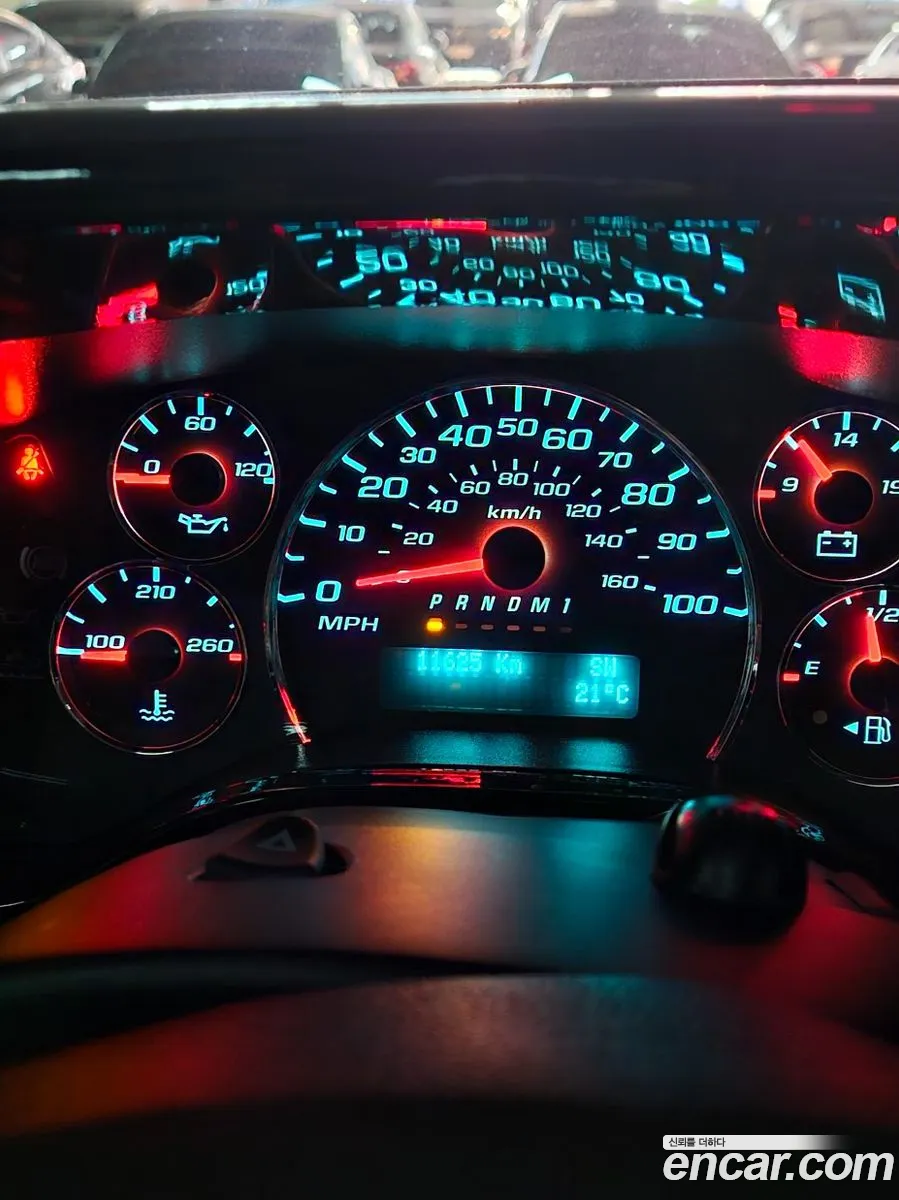 GMC Savana 2023 — 3