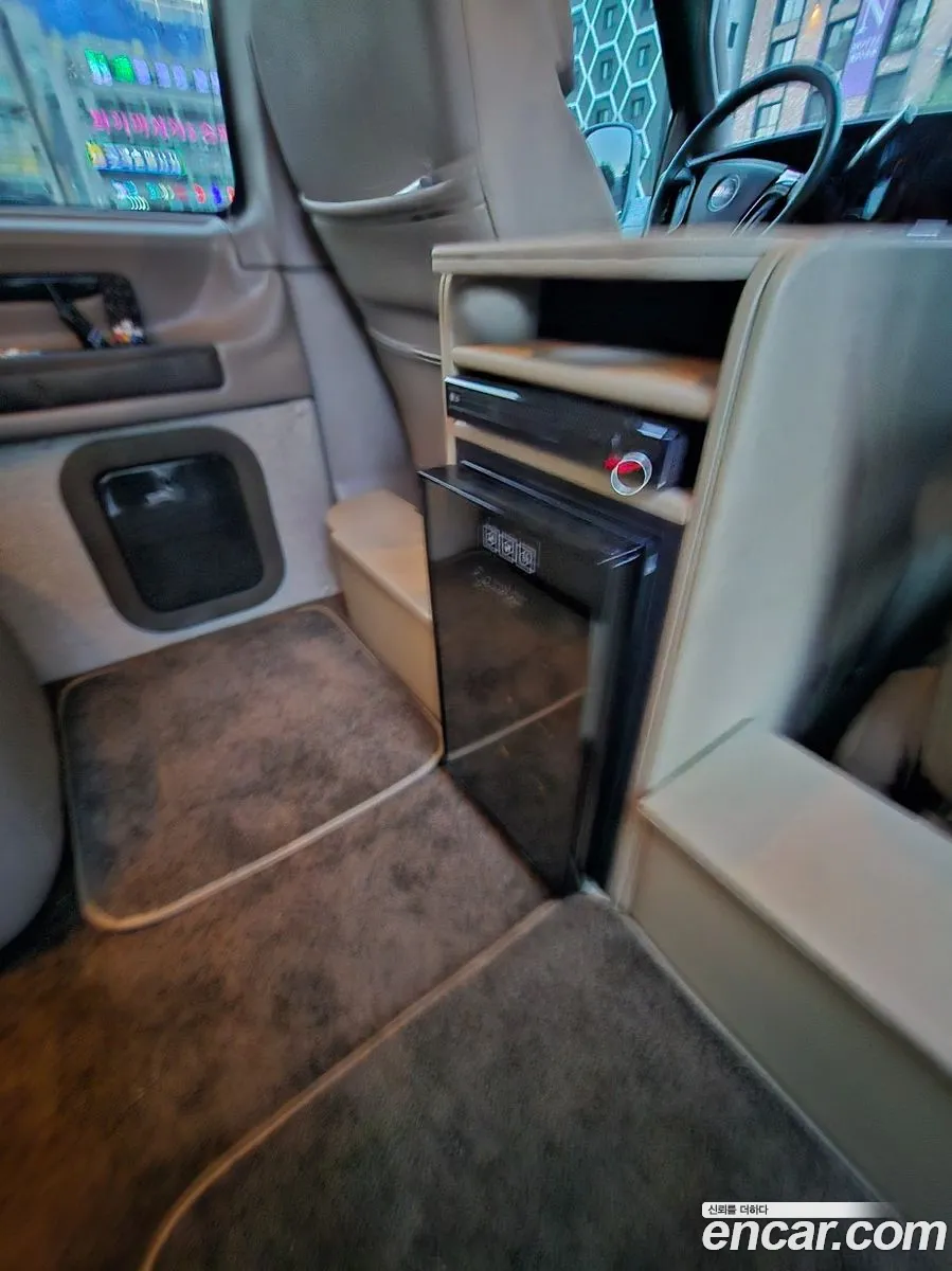 GMC Savana 2023 — 6