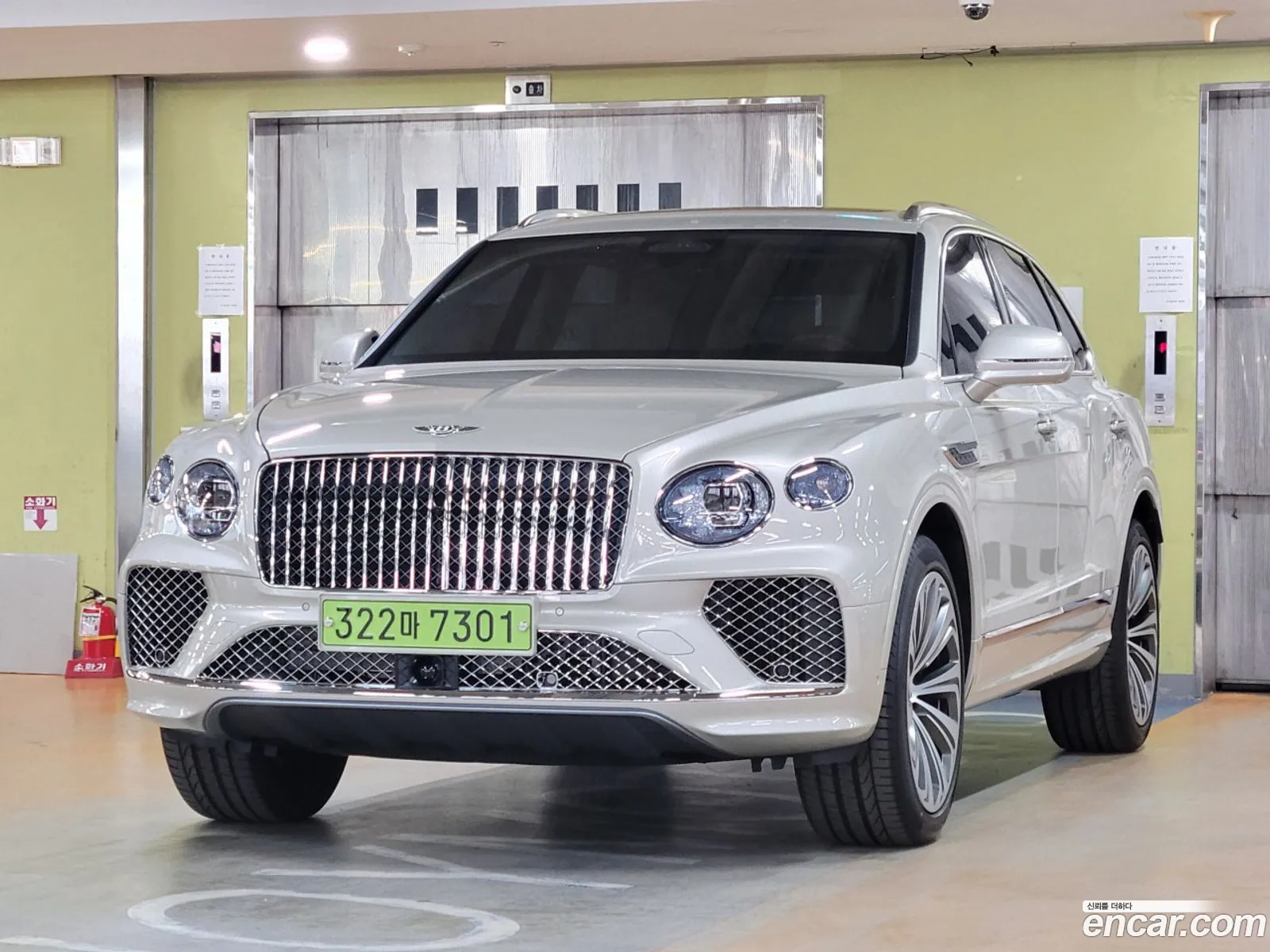 Bentley Bentayga 2026 — 15