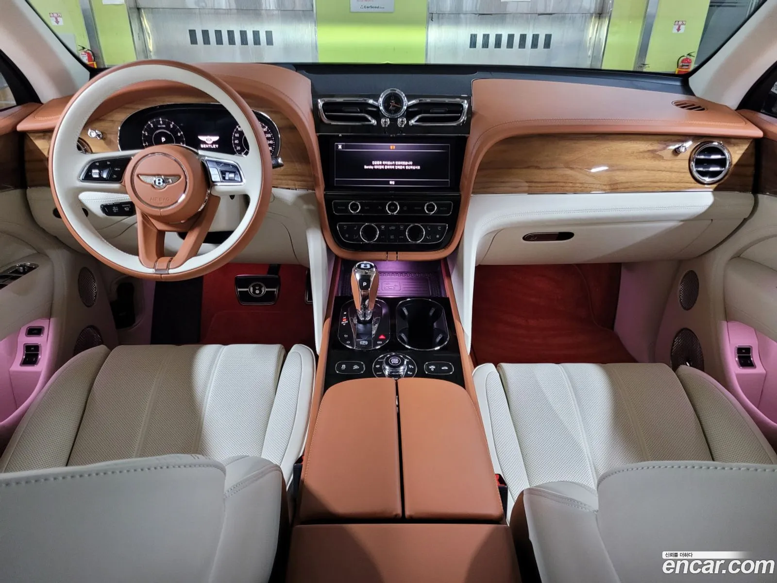 Bentley Bentayga 2026 — 18