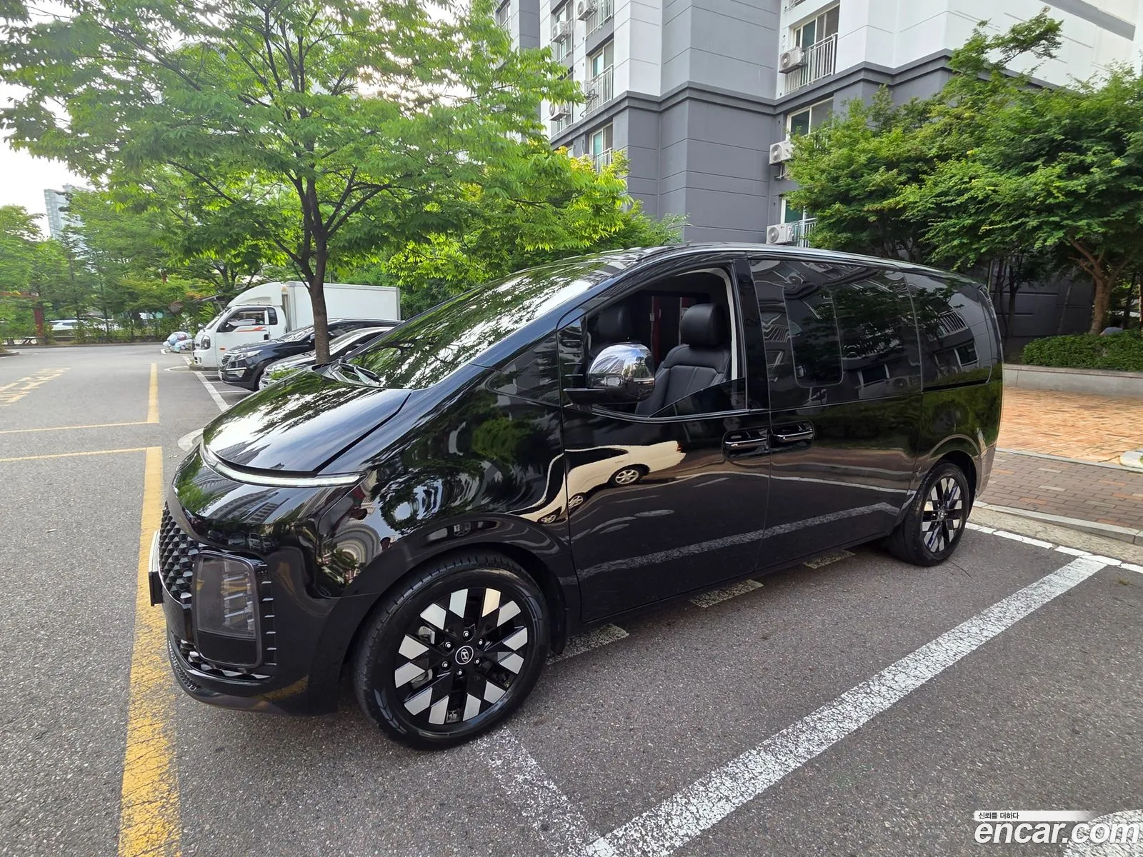 Hyundai Staria 2024 — 7
