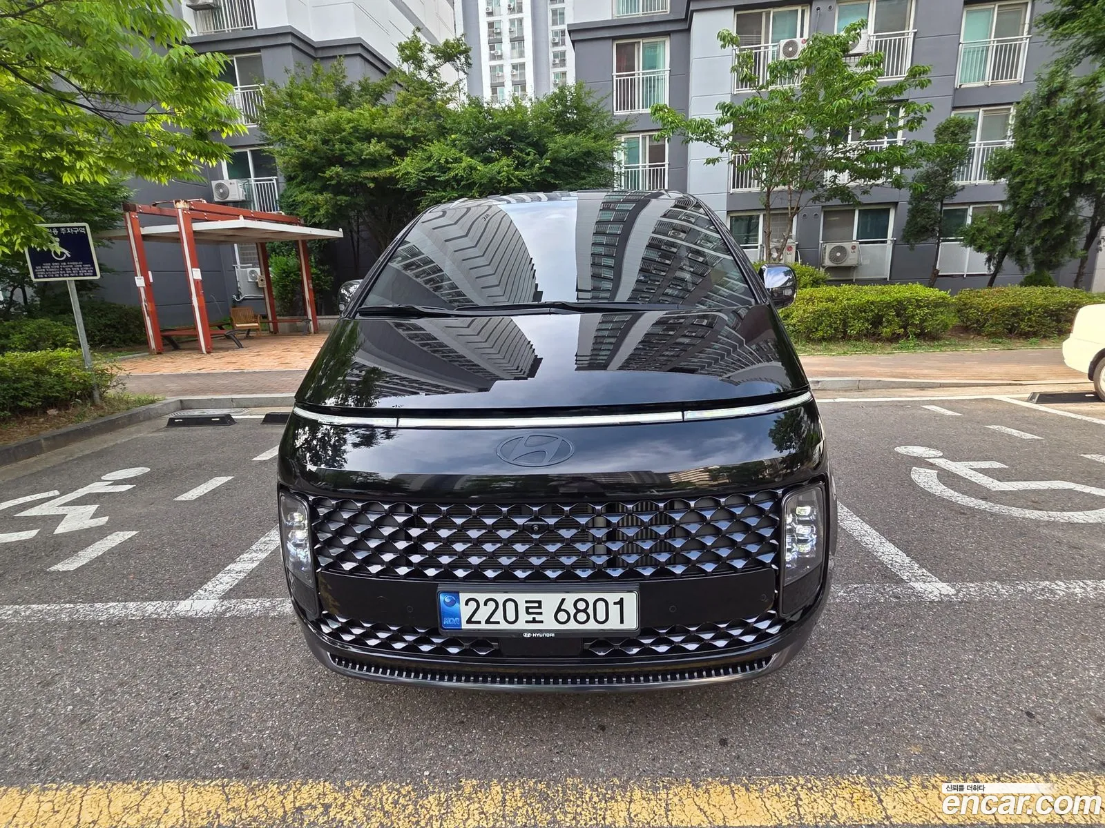 Hyundai Staria 2024 — 2