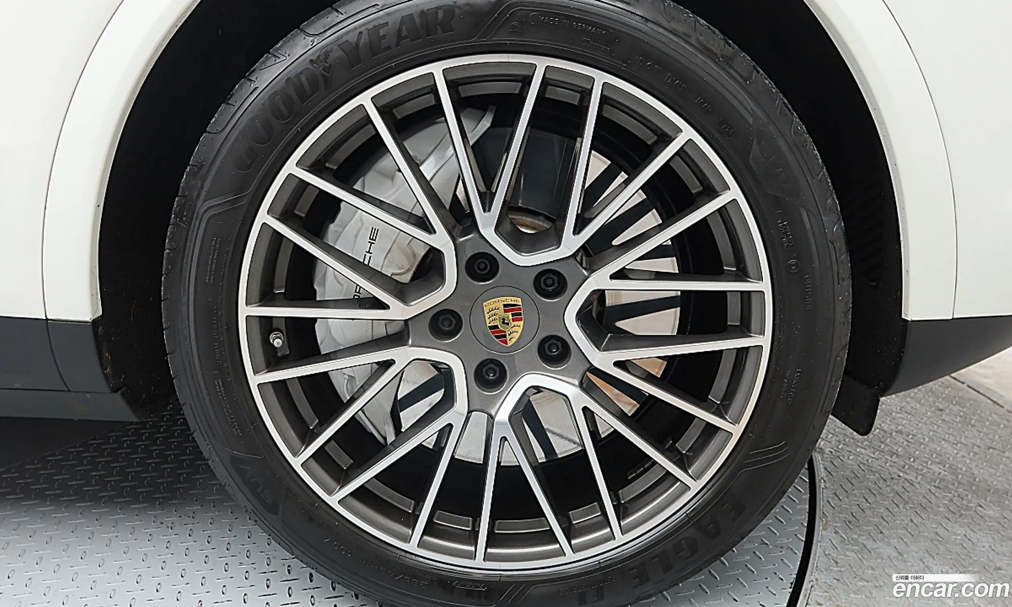 Porsche Cayenne 2020 — 13