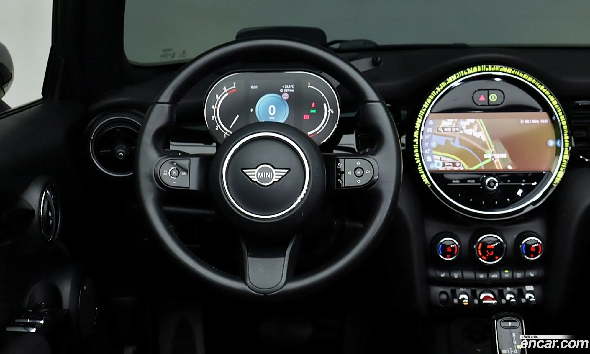 Mini Cooper Convertible 2022 — 13