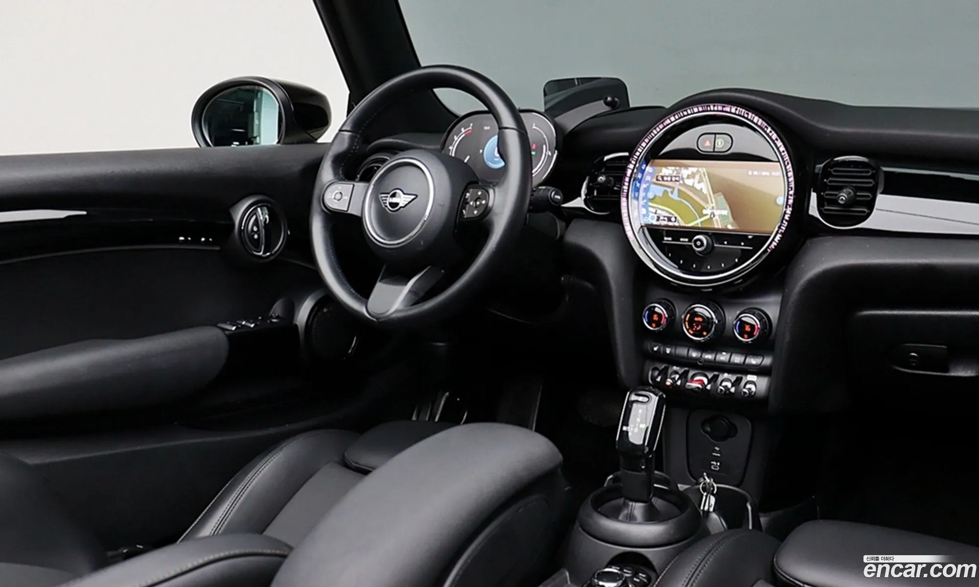 Mini Cooper Convertible 2022 — 18