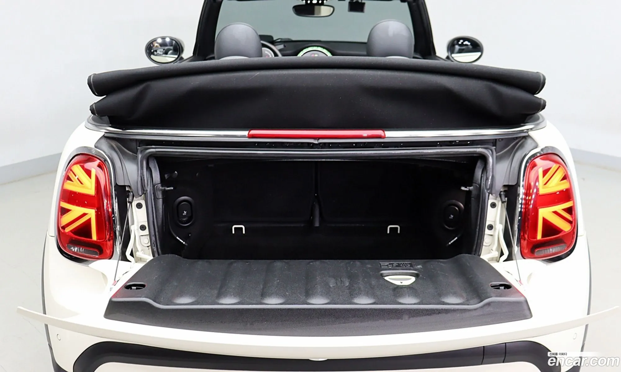 Mini Cooper Convertible 2022 — 19