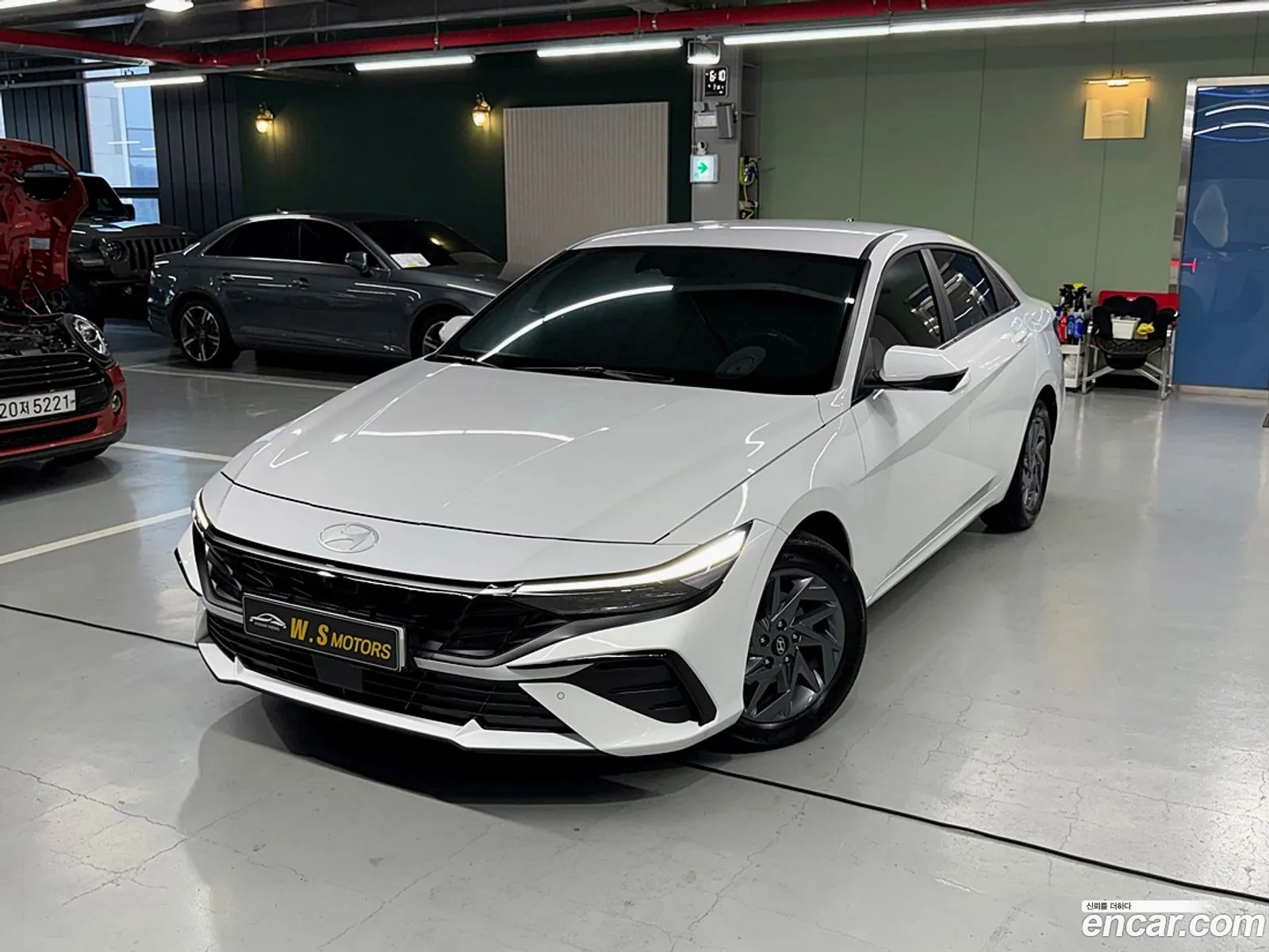 Hyundai Elantra 2023 — 13
