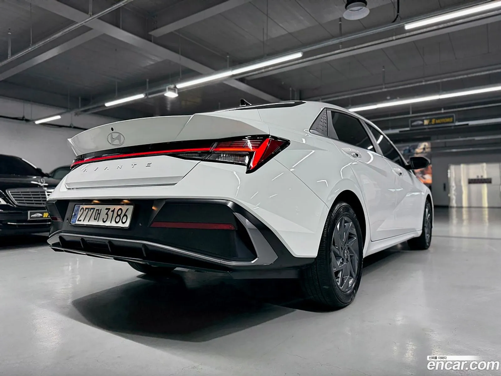 Hyundai Elantra 2023 — 20