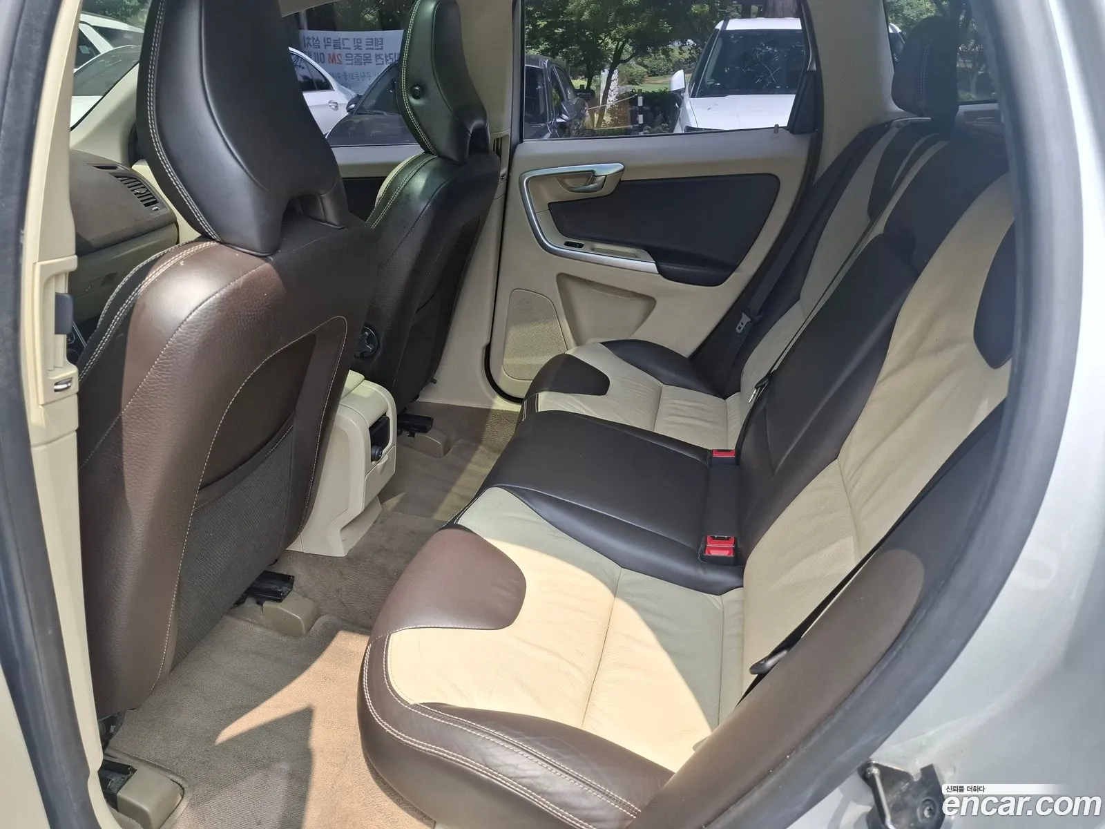 Volvo XC60 2011 — 14