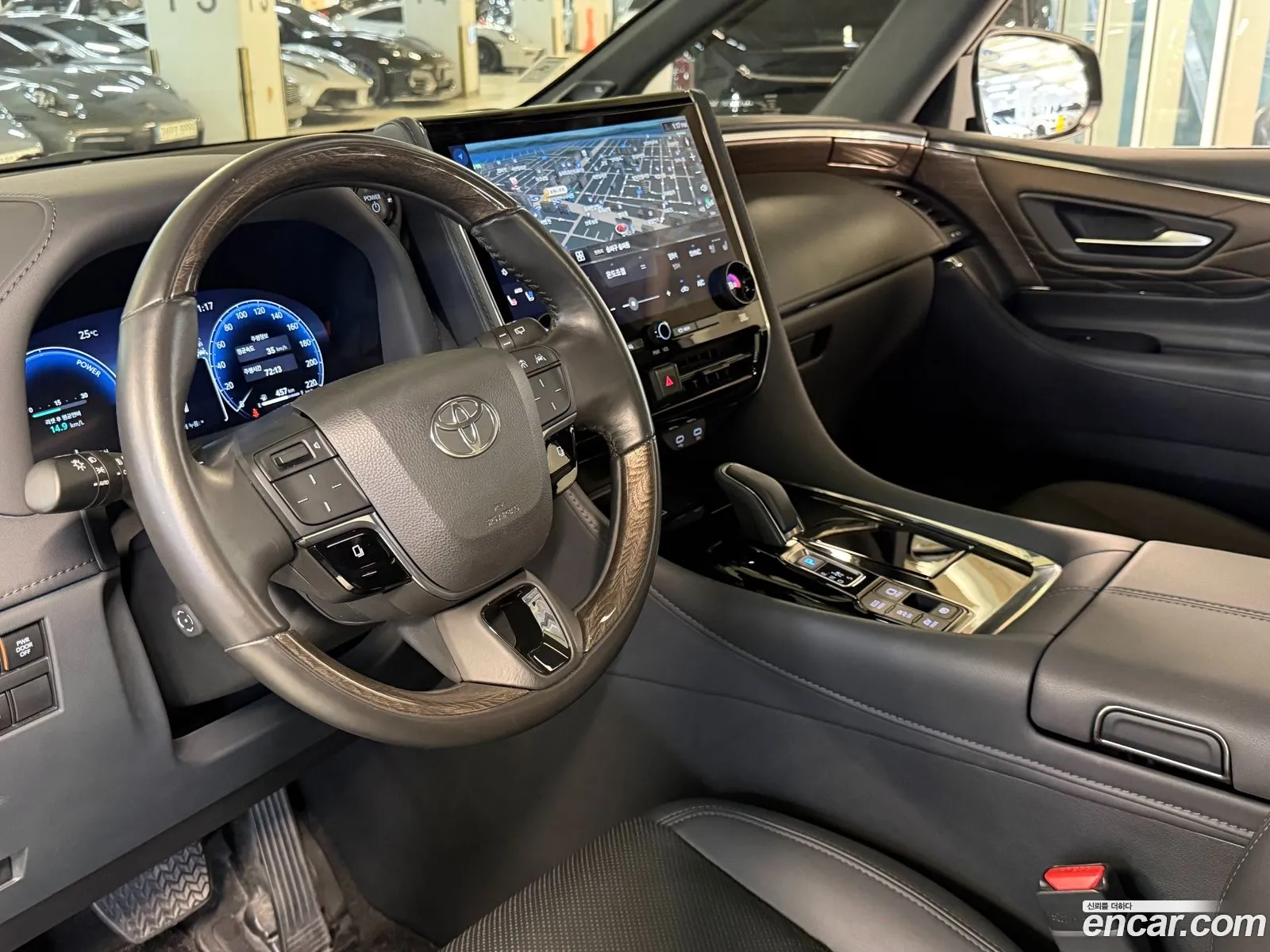 Toyota Alphard 2023 — 6