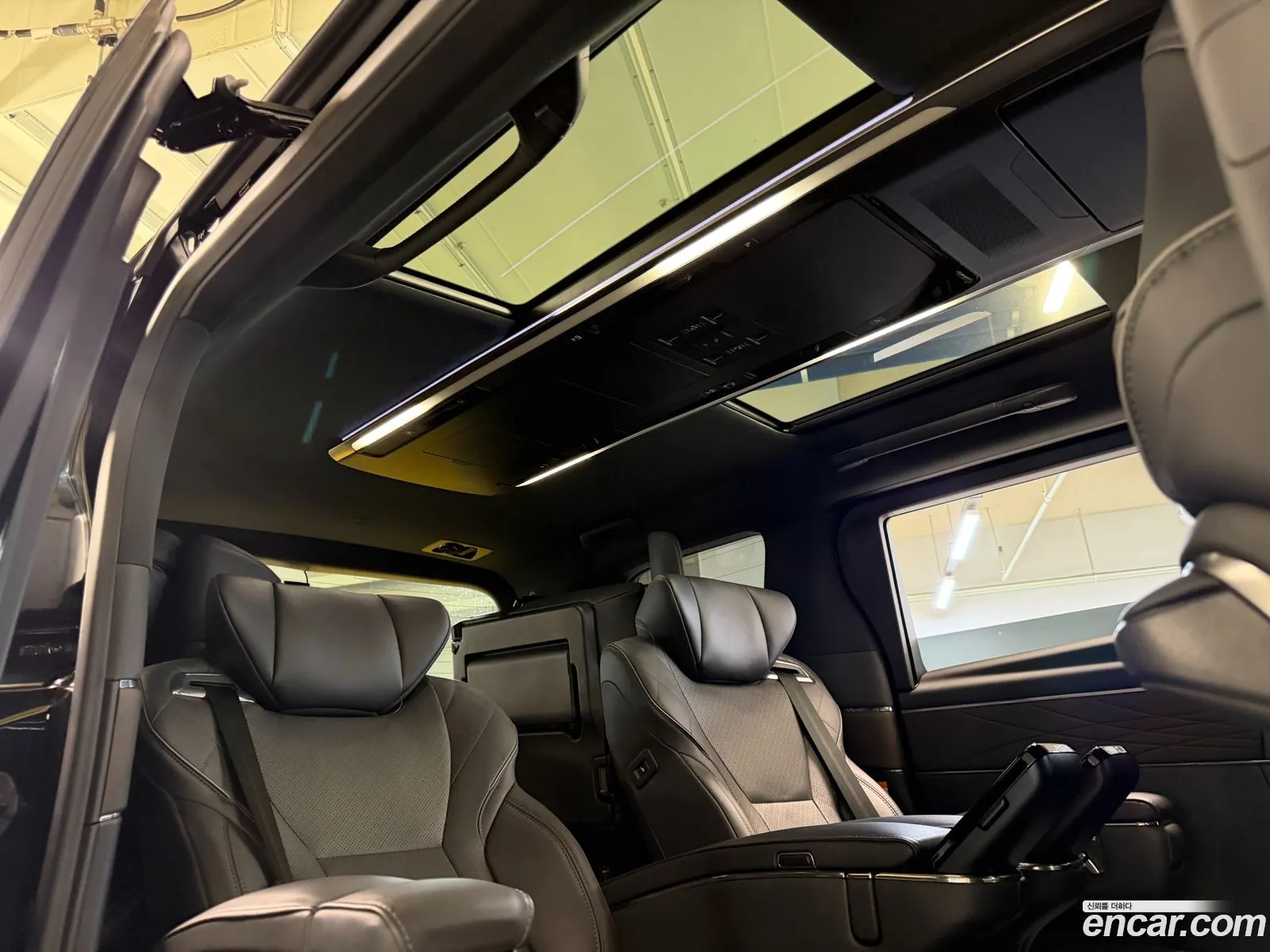 Toyota Alphard 2023 — 3