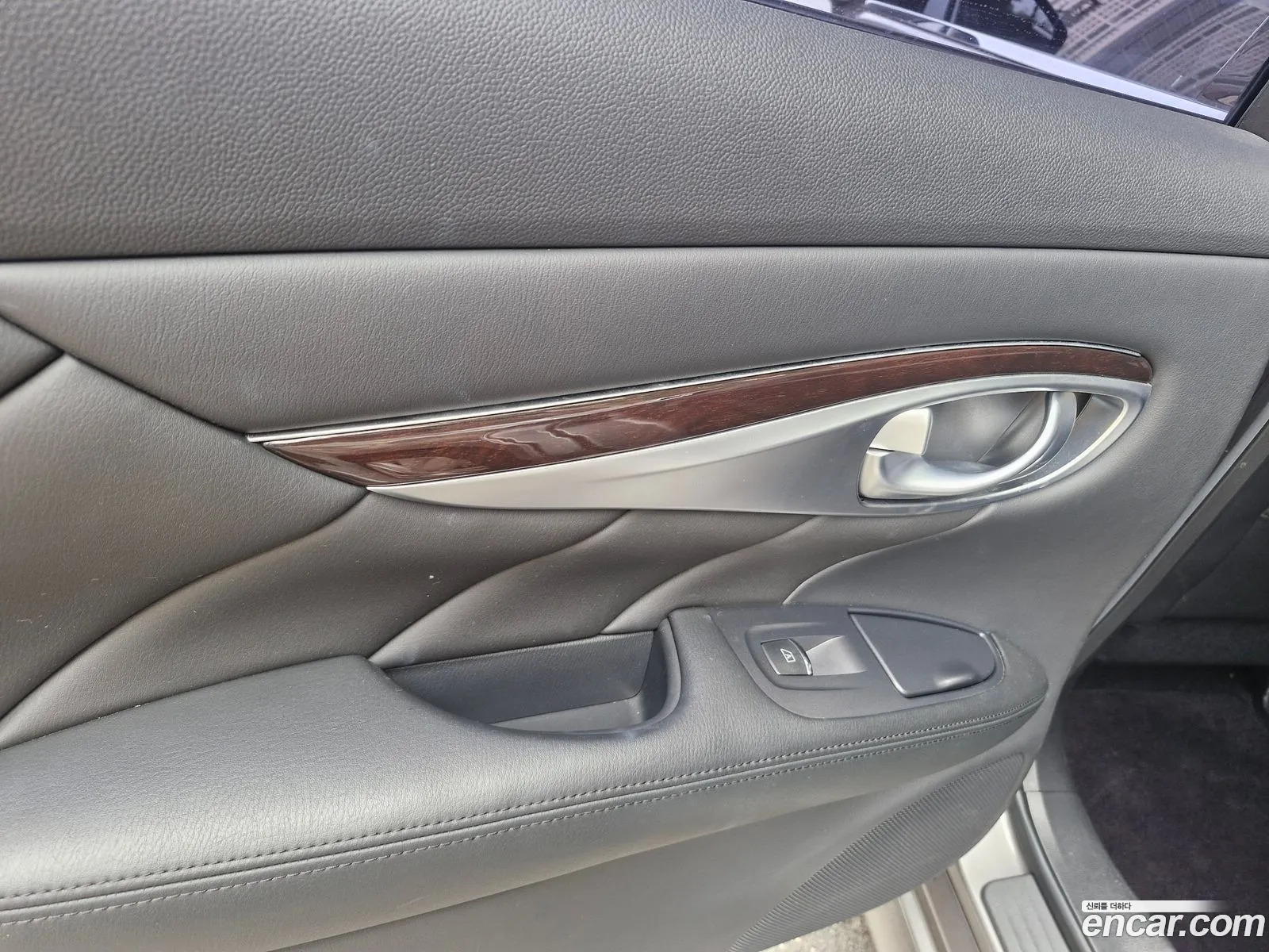 Infiniti M37 2011 — 12