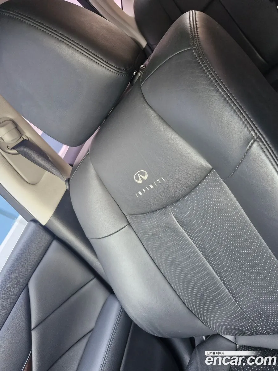 Infiniti M37
