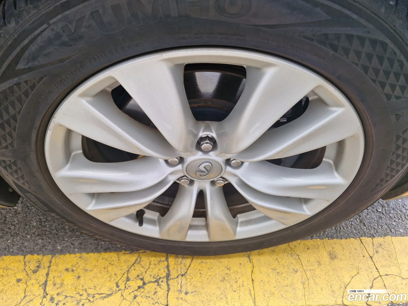 Infiniti M37 2011 — 15
