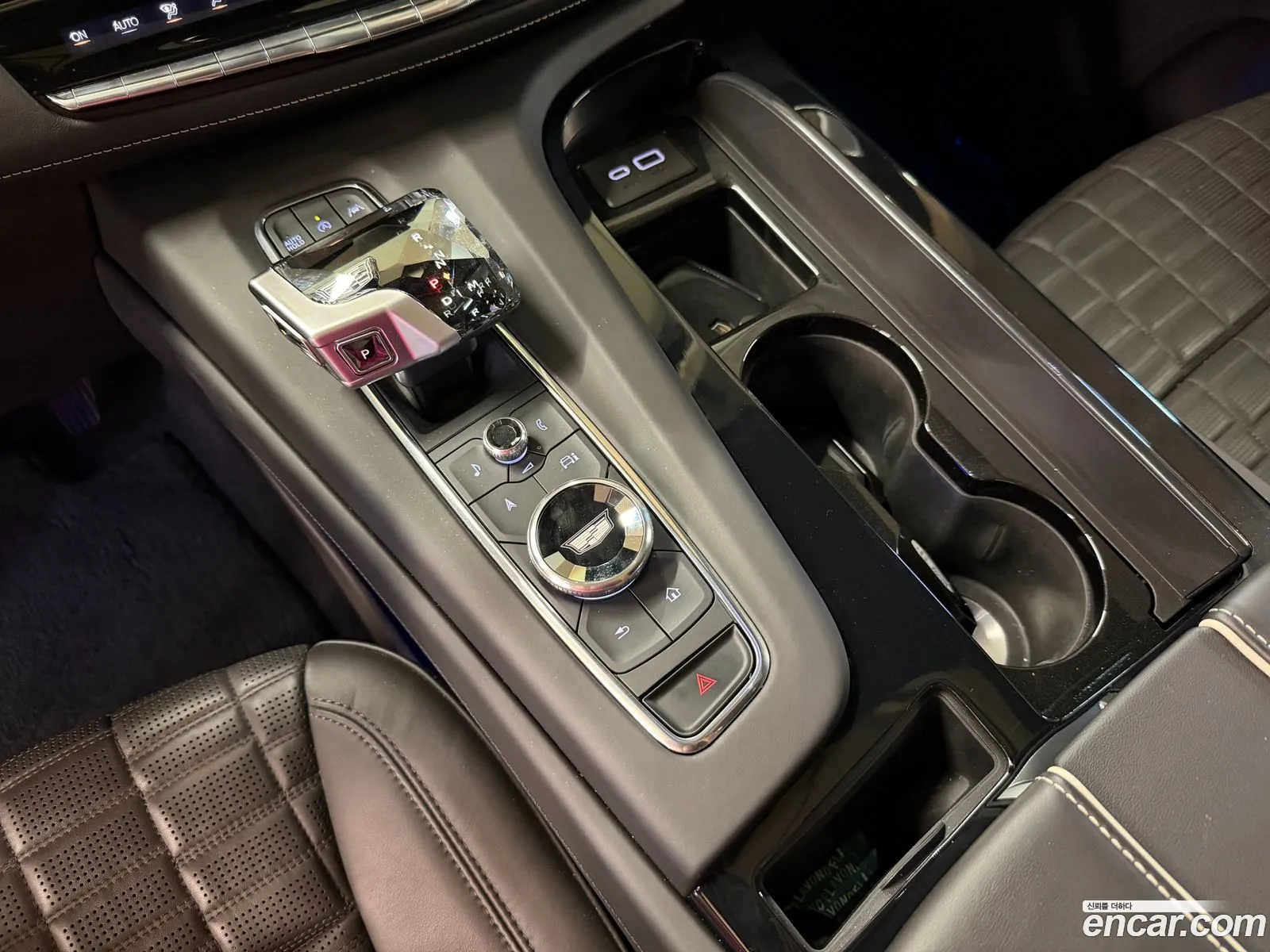 Cadillac Escalade 2023 — 2