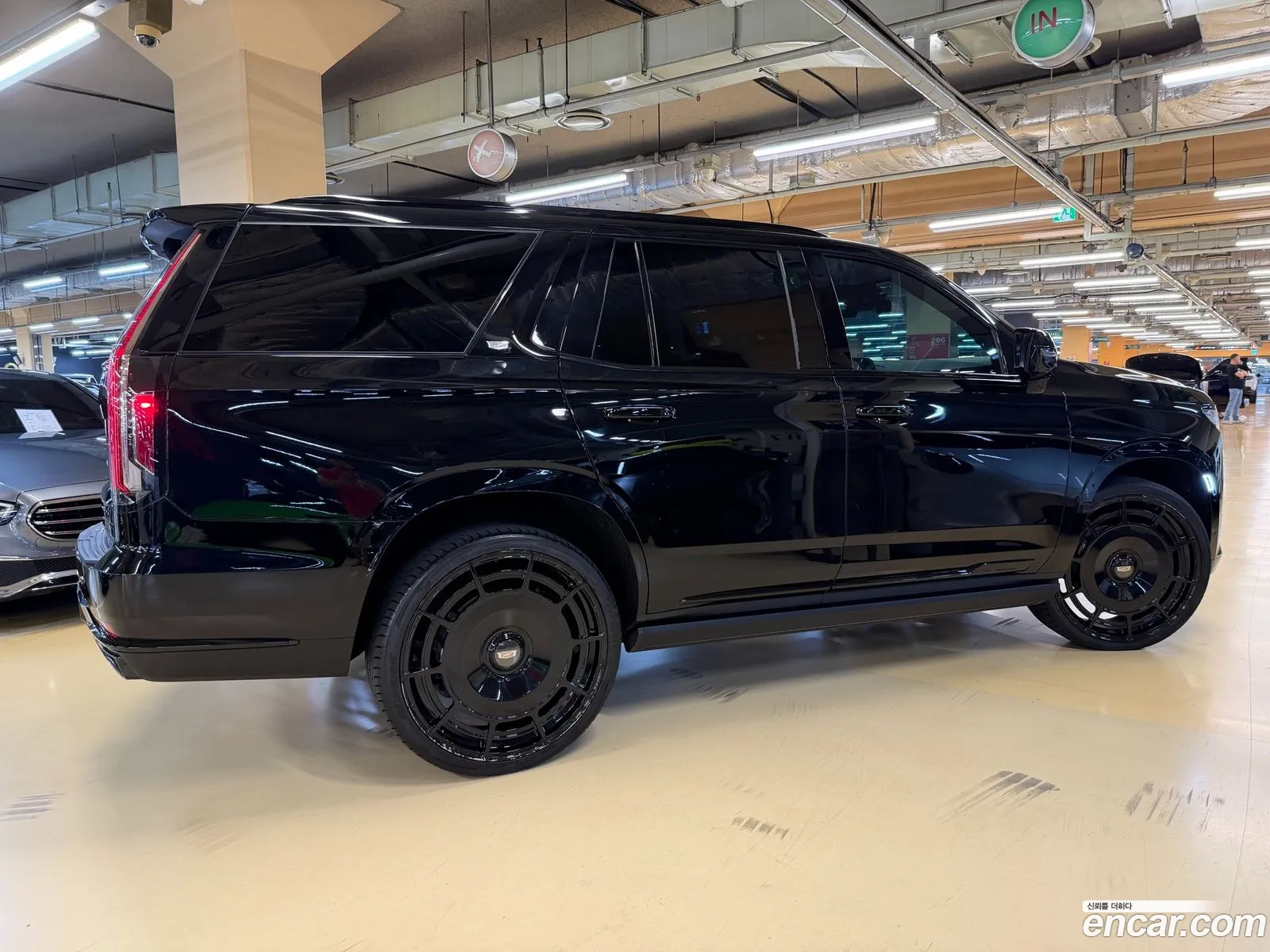 Cadillac Escalade 2023 — 8