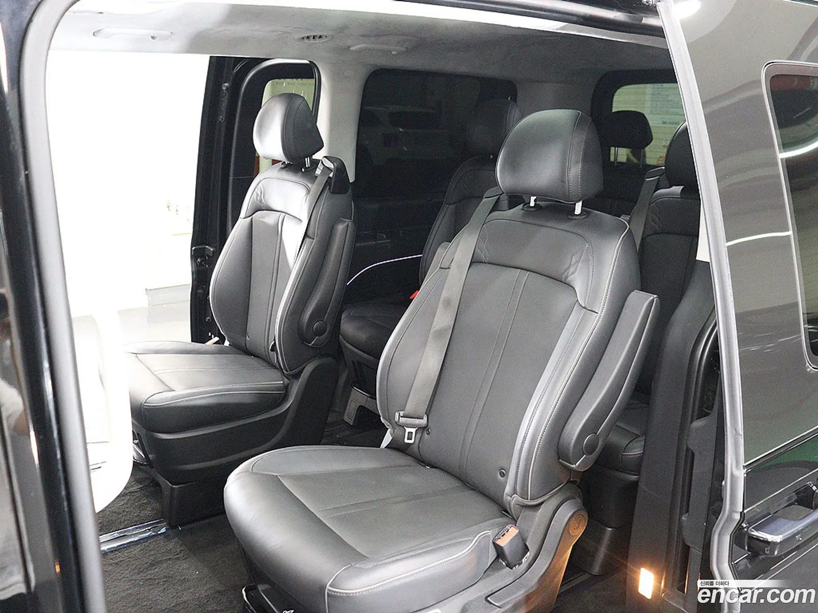 Hyundai Staria 2025 — 16