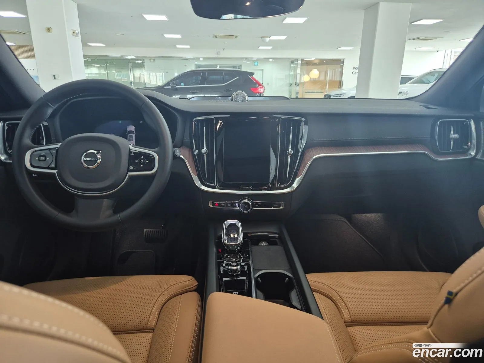 Volvo V60 Cross Country 2025 — 14