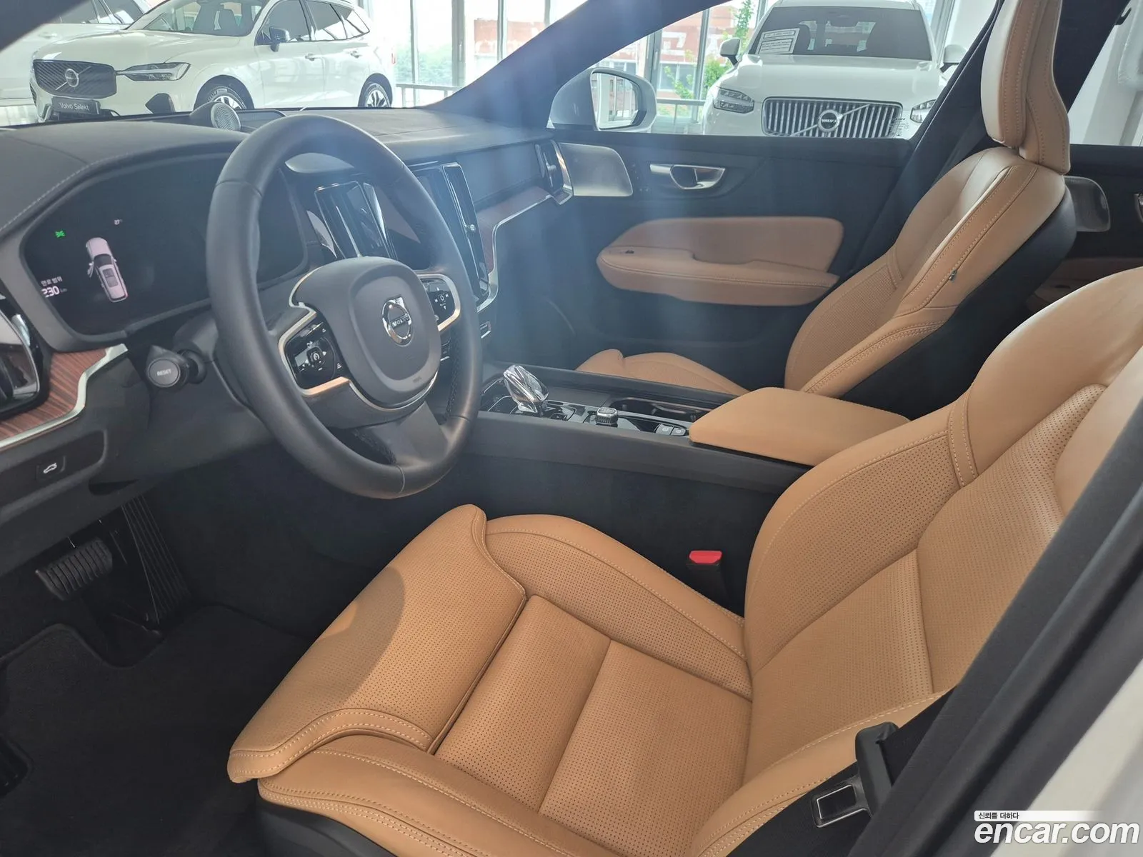 Volvo V60 Cross Country 2025 — 12