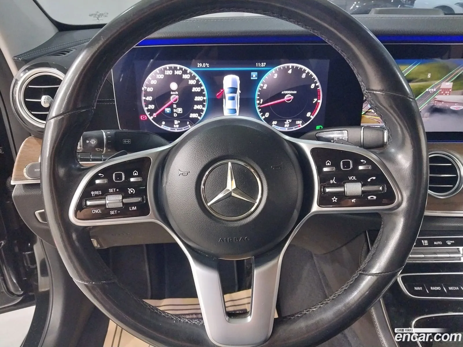 Mercedes-Benz E-Class W213 2019 — 15