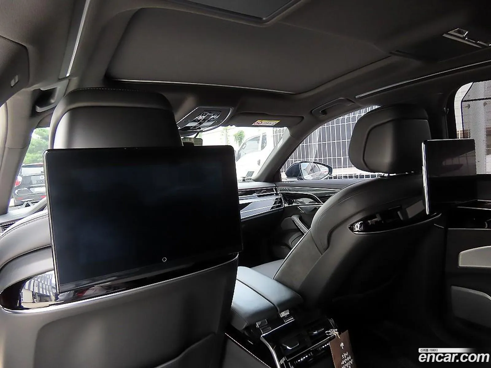 Audi A8 2021 — 2