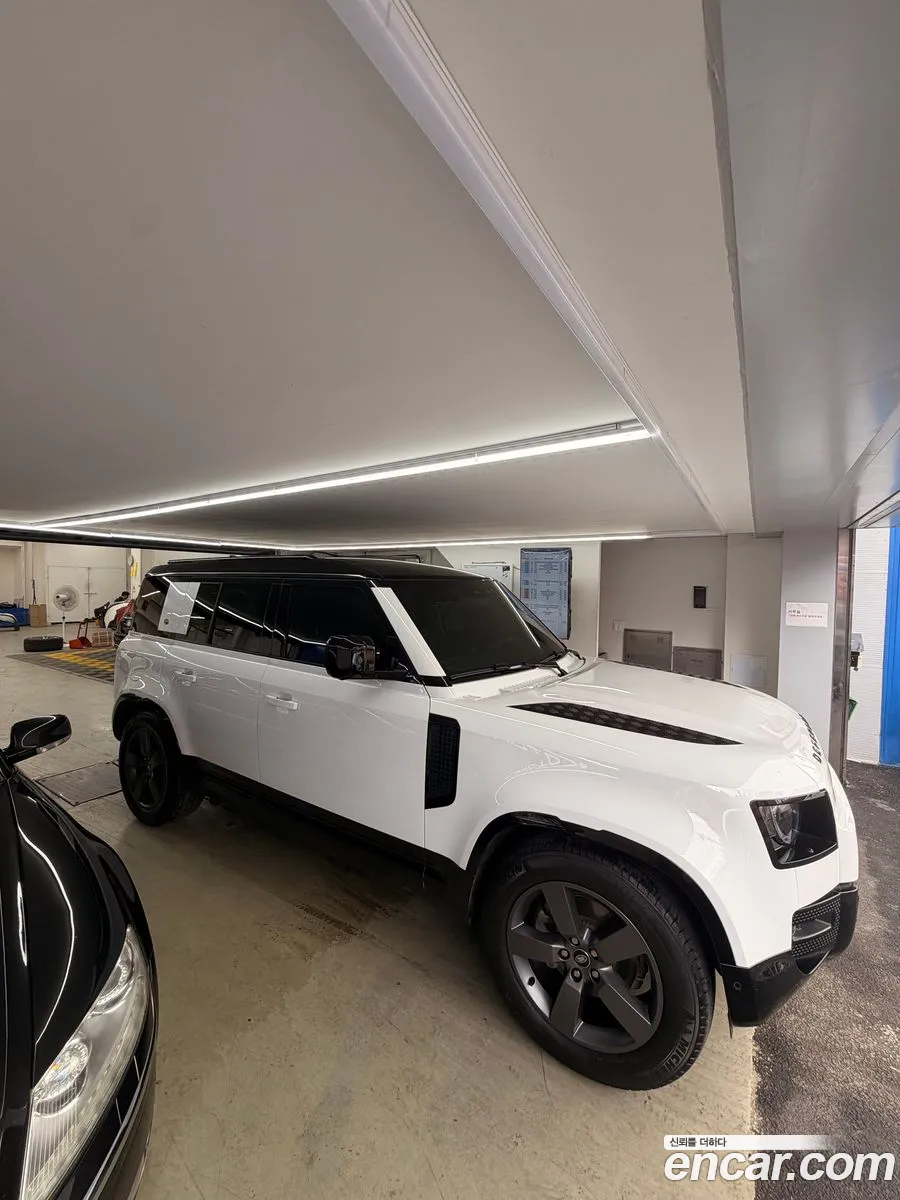 Land Rover Defender 2023 — 10
