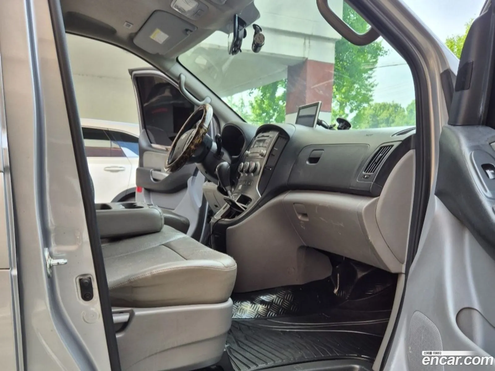 Hyundai Grand Starex 2015 — 13